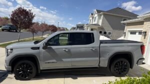 Read more about the article DIY Detailing: How to Achieve a Showroom Shine in Your Driveway
