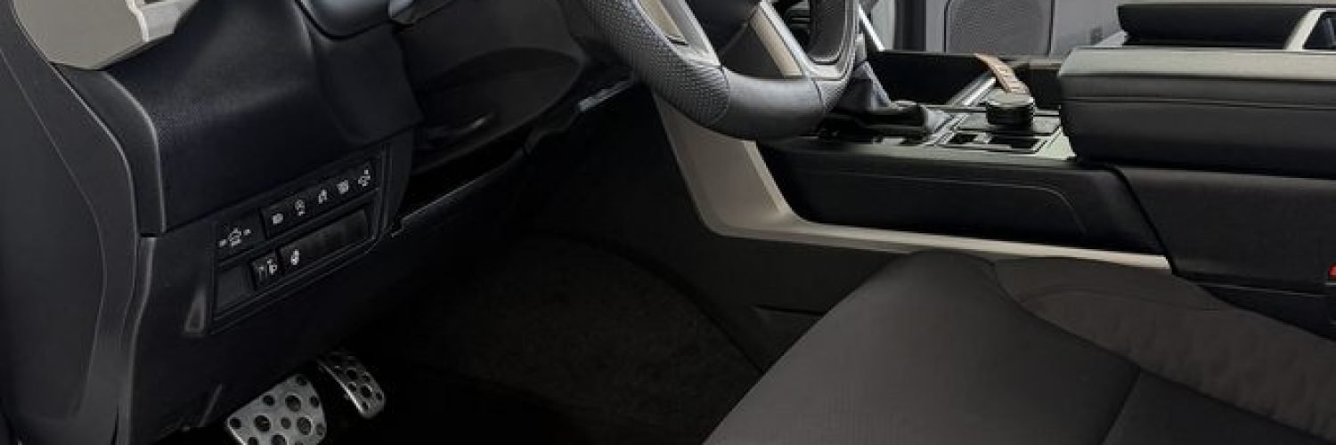interior-detail-toyota-tundra-driver-seat